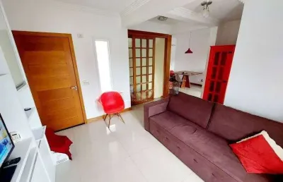 Casa com 03 dormitórios, 01 suíte, pátio com churrasqueira e 03 vagas de garagem