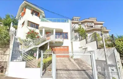 Casa para venda - 279m², 3 dormitórios, sendo 1 suites, 4 vagas - teresópolis