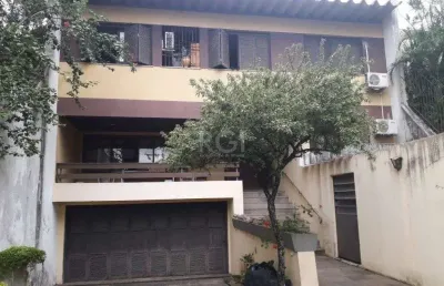 Casa para venda - 311m², 4 dormitórios, sendo 2 suites, 4 vagas - glória