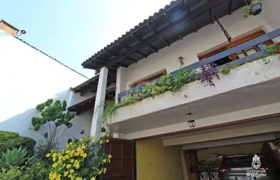 Casa para venda - 326m², 3 dormitórios, sendo 3 suites, 4 vagas - glória