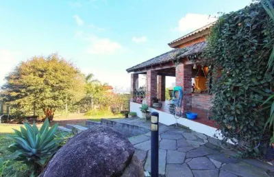 Casa para venda - 269.06m², 4 dormitórios, sendo 2 suites, 5 vagas - teresópolis
