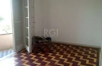 Apartamento de 2 dormitórios, petrópolis desocupado