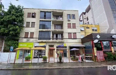 Amplo apartamento de frente com sacada 3 dormitórios
