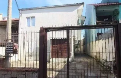 Casa em condomínio de 3 dormitórios e vaga no partenon