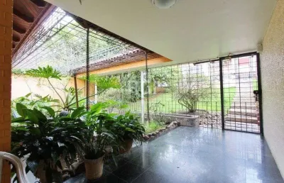 Casa para venda - 250m², 3 dormitórios, 1 vaga - teresópolis