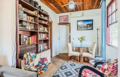 Casa com 2 quartos à venda na Rua Cangussu, 614, Nonoai, Porto Alegre