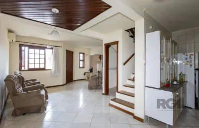 Casa em condomínio na zona sul, no bairro hípica, com 2 dormitórios, living para