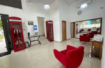 Prédio comercial 225m², com 5 lojas individuais, pé direito alto - ótima localiz