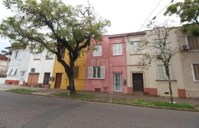 Casa com 3 quartos à venda na Rua Dom João VI, 161, Medianeira, Porto Alegre