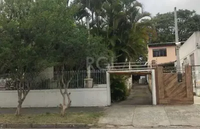 Casa/terreno medindo 200m² de privativo, 550m² totais  no bairro partenon, 9 vag