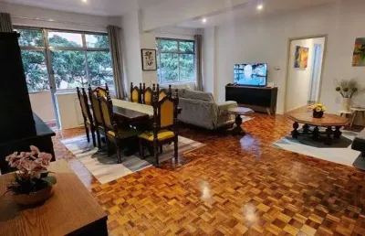 Mega apartamento de 169m² ,  com sacada, 3 dormitórios, no centro de porto alegr