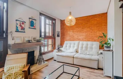 Casa em condomínio 3 dormitórios e sótão bairro cristal