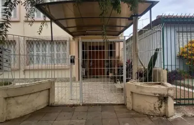 Kitnet / Stúdio à venda na Rua Doutor Voltaire Pires, 66, Santo Antônio, Porto Alegre