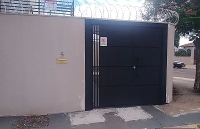 Casa em condomínio fechado com 2 quartos para alugar na Avenida Presidente Vargas, 663, Vila Duque de Caxias, Campo Grande