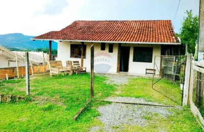 Casa com 3 dormitórios no bairro benedito, em indaial/sc