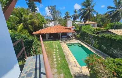 Excelente casa em rua pública, próximo ao farol de itapuã e as principais praias de salvador!