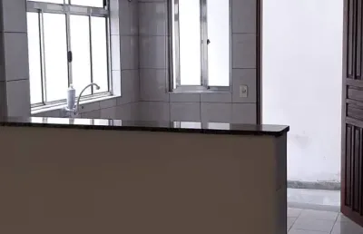 Casa com 2 quartos para alugar na Avenida Doutor Ulysses Guimarães, 275, Conceição, Diadema