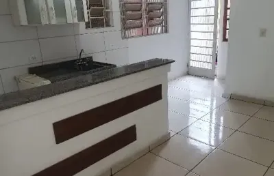 Casa com 1 quarto para alugar na Rua Barretos, 75, Centro, Diadema