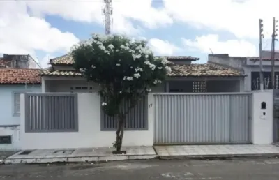 Casa com 3 quartos à venda na Avenida Luciano Monteiro Sobral, 17, Luzia, Aracaju