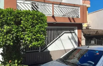 Vende _ se lindo sobrado ao lado da,estação varginha
