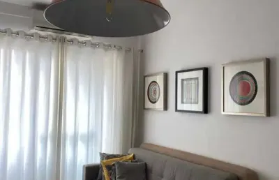 Apartamento na zona sul em ótima localização, sendo 2 dormitórios, com 1 suíte