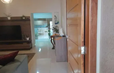 Uma casa toda planejada no bairro anchieta bem localizada .