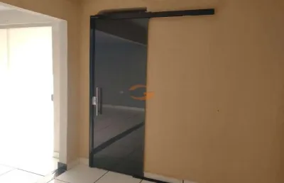 Casa com 3 quartos para alugar na Rua Salim Jorge Sarkis, Conjunto Habitacional São Deocleciano, São José do Rio Preto