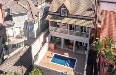 Casa à venda na Avenida Cardeal Motta, 801, City América, São Paulo