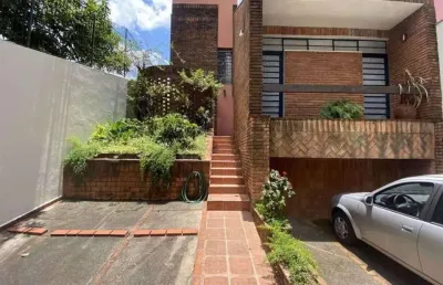 Casa à venda na Kohei Yokoyama, 155, Jardim Peri Peri, São Paulo