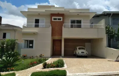 Casa em condomínio em valinhos, bem localizado, fácil acesso às principais rodovias.