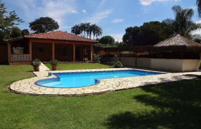 Chácara / sítio com 3 quartos à venda na Rua Hermínia Hormenezes Ferrari, 1604, Pinheirinho, Vinhedo