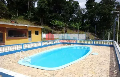 Chácara à venda, 12.300 m² de terreno, 860 m² de construção em mairinque sp