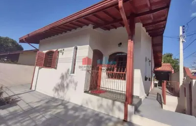Casa com 3 quartos à venda na Rua Doze de Outubro, 620, Vila Santana, Valinhos