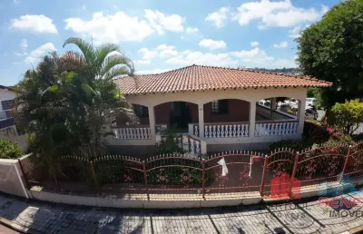 Casa com 3 quartos à venda na Rua Nove de Julho, 14, Centro, Vinhedo