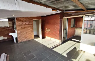 Mariano procópio - casa sobrado 3/4 - amplo terraço - localização privilegiada (centro do bairro)