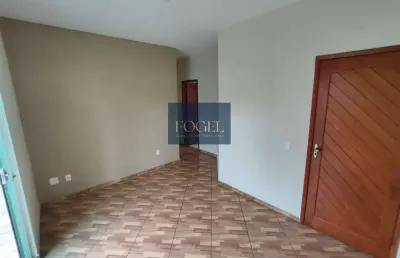 Industrial / jf – casa sobrado - 2/4 amplos c/ varanda e garagem/loja
