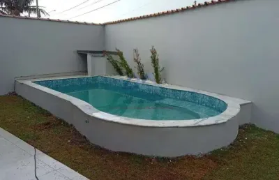 Casa fino acabamento quintal e piscina privativa itanhaém