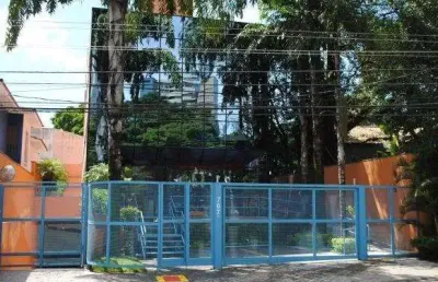 Prédio comercial inteiro - ideal  hidroterapia, fisioterapia