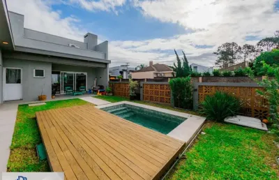 Casa para venda em tramandaí, centro, 3 dormitórios, 3 suítes, 1 banheiro, 1 vaga