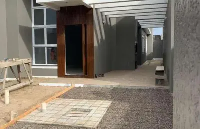 Casa geminada para venda em imbé, centro, 3 dormitórios, 1 suíte, 1 banheiro, 2 vagas