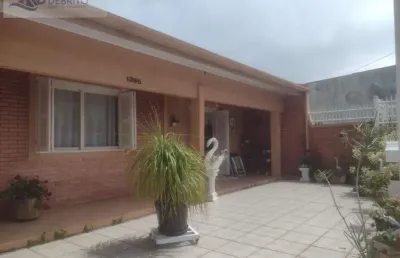 Casa para venda em tramandaí, centro, 3 dormitórios, 2 banheiros, 3 vagas