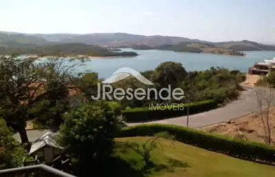 Casa escarpas do lago mobiliada com vista lindíssima para a lagoa.