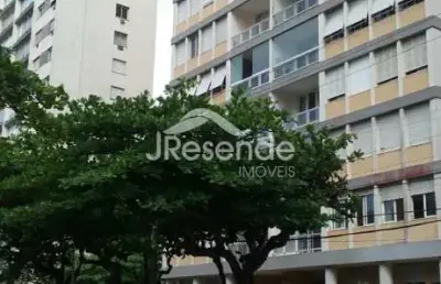 Venda apto mobiliado 50 metros da praia, pitangueiras.