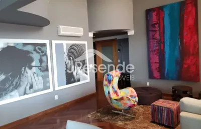 Apartamento duplex com 3 suítes localizado na av. fiusa