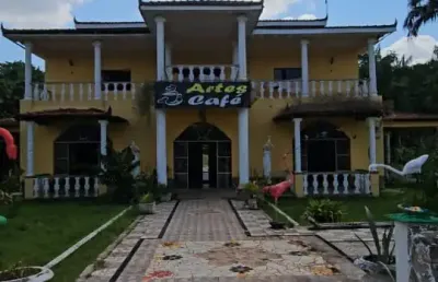 Vendo linda casa em um terreno de 4200m² na alça viária