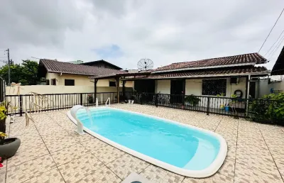 Casa para venda com  piscina e 3 quartos bairro são vicente - itajaí - sc