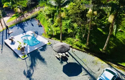 Sito para venda todo equipado com lago, casa principal e casa para hóspedes  mais chalé bairro brilhantes cidade de itajaí - santa catarina