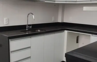 Excelente apartamento todo reformado para locação, próximo a faculdade.