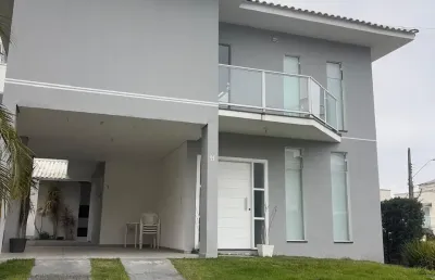 Casa para locação em condomínio fechado no centro de balneário piçarras