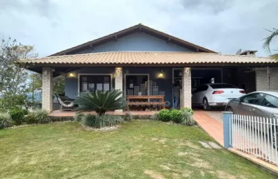 Casa com 3 quartos à venda na Rua Amaro Damásio, Loteamento Santa Catarina, Biguaçu